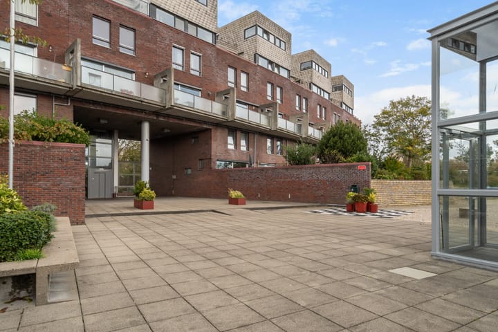 Volendamlaan 1226 in 's-Gravenhage foto