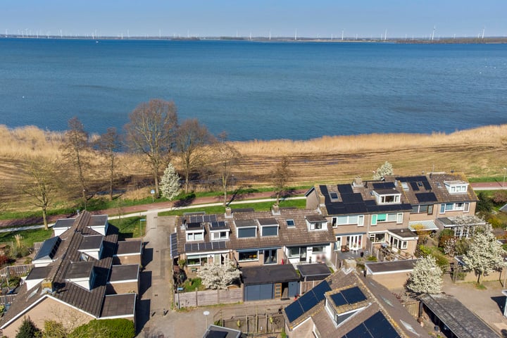 Volendampad 11 in Harderwijk foto
