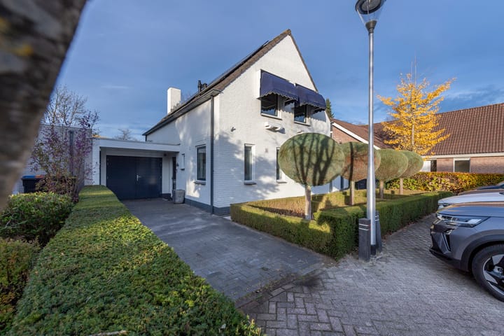 Volkerak 10 in Tilburg foto