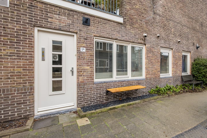Volkerakstraat 1A in Utrecht foto