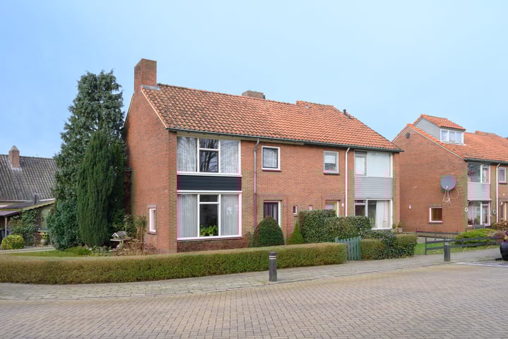 Vondellaan 1 in Eerbeek foto
