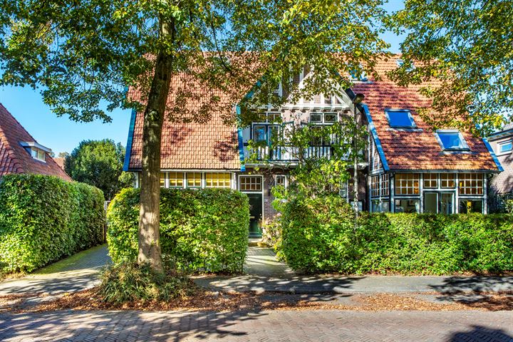Vondellaan 12 in Bussum foto
