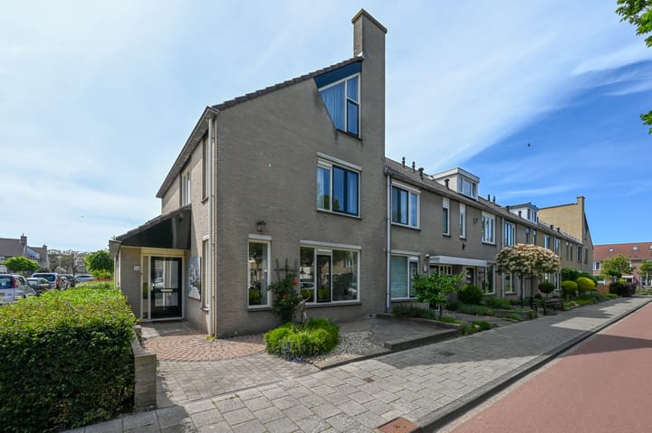 Vondellaan 16 in 's-Gravenzande foto
