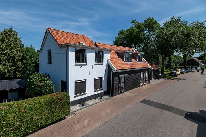 Voordijk 372 in Barendrecht foto