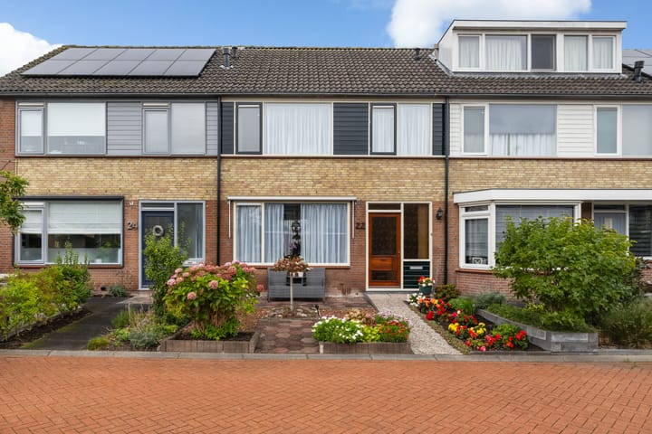 Voorhuis 22 in Kamerik