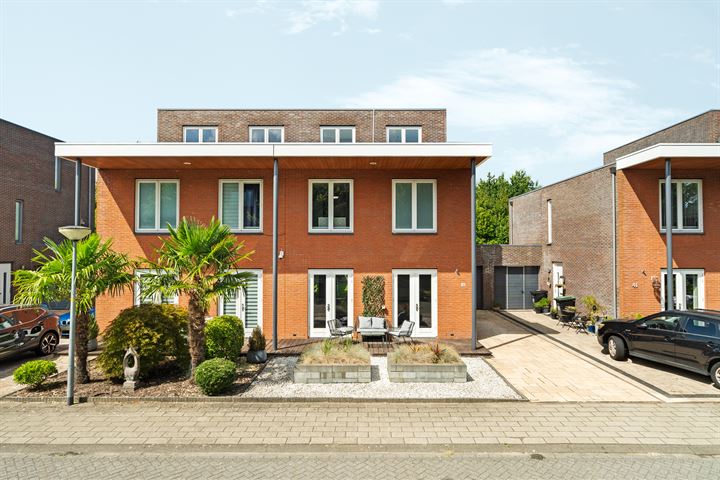Vooronder 39 in Almere foto