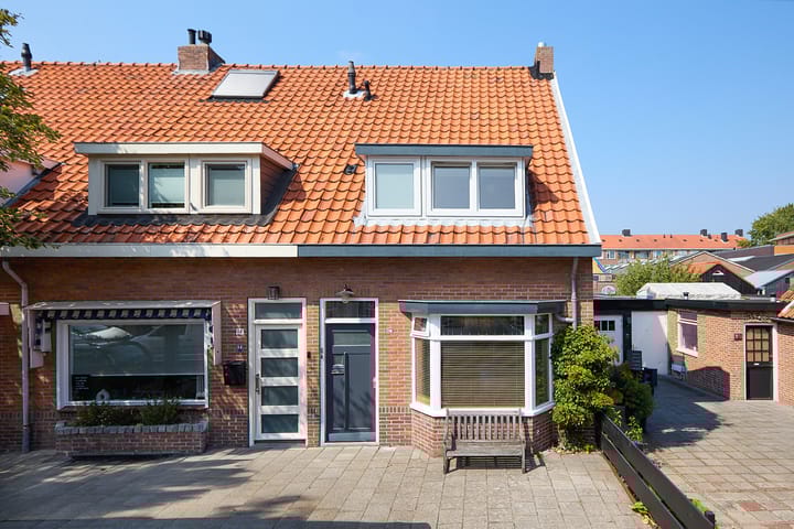 Voorplaats 12 in Santpoort-Noord