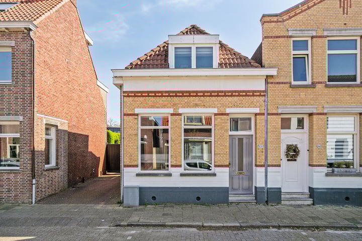 Voorstraat 108 in Roosendaal foto
