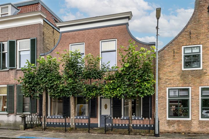 Voorstraat 12 in Dirksland foto