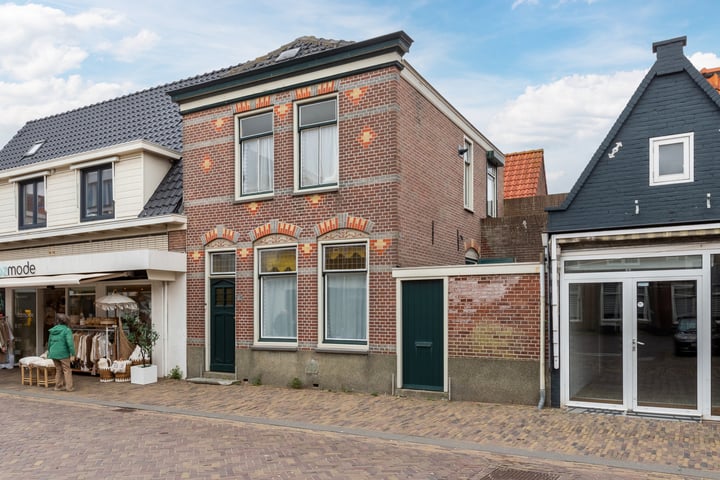 Voorstraat 126 in Egmond aan Zee foto