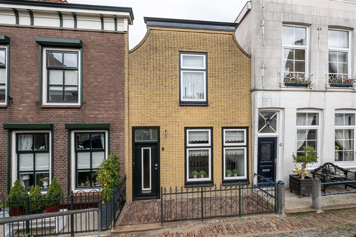 Voorstraat 8 in Ooltgensplaat foto