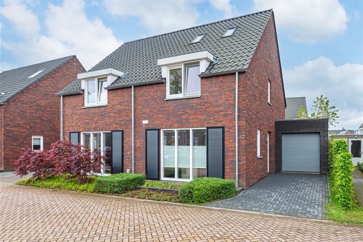 Voorthof 17 in Riethoven foto