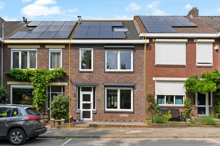 Voskuilenweg 7 in Heerlen foto