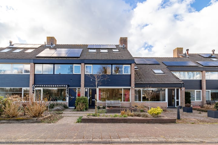 Vredenoord 42 in Heiloo foto