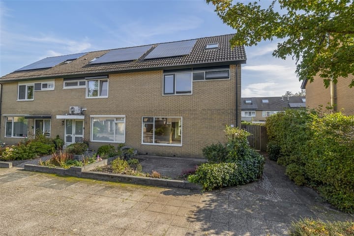 Vredewold 21 in Veendam