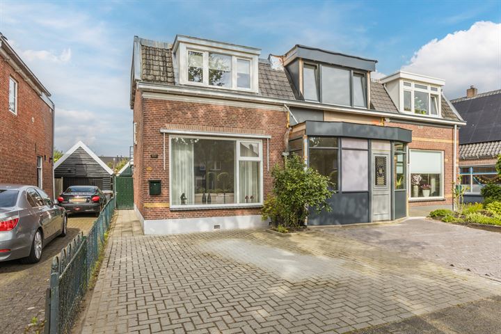 Vriezenveenseweg 112 in Almelo foto