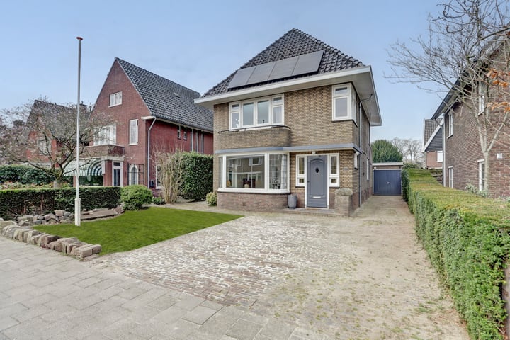Vriezenveenseweg 26 in Almelo foto