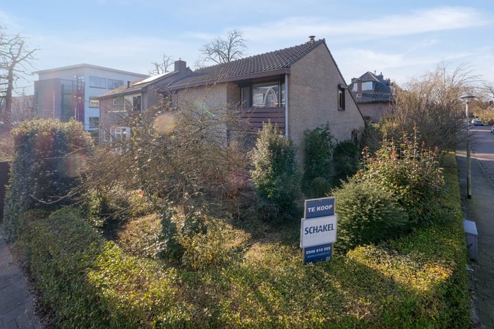 Vriezenveenseweg 6 in Almelo foto