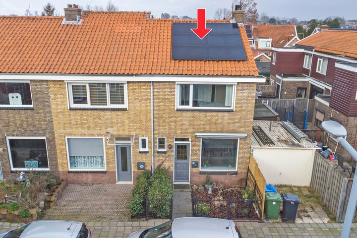 Vrijlandtstraat 49 in Pernis Rotterdam foto