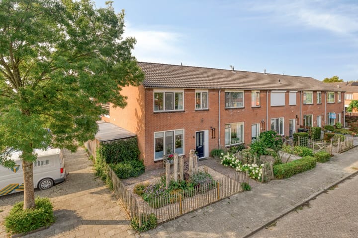 Vronesteijn 18 in Oostkapelle foto