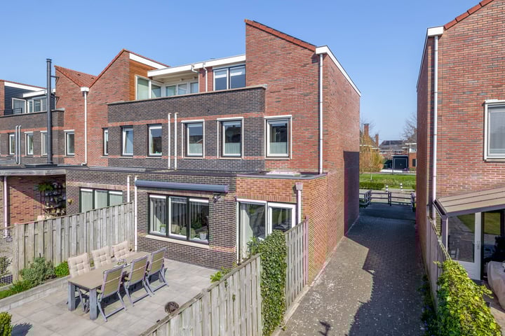 Vrouwenmantel 105 in Schoonhoven foto