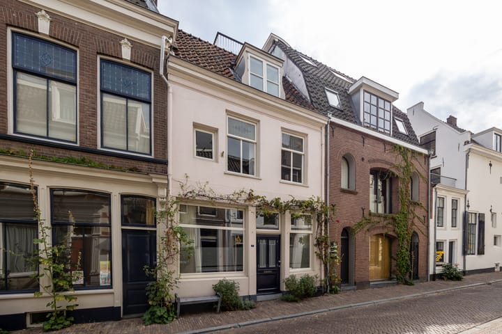 Vrouwjuttenstraat 7 in Utrecht foto