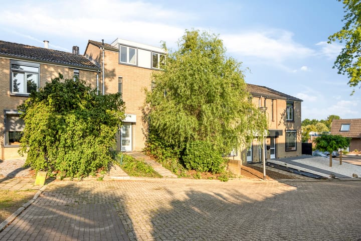 Vrusschemigerweg 111 in Heerlen foto