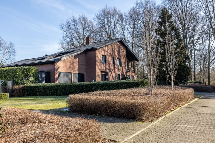 Vrusschemigerweg 13 in Heerlen foto