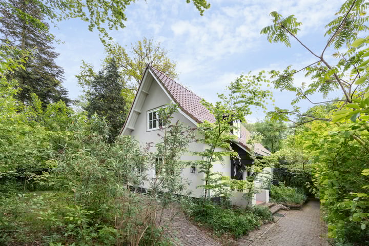 Vuursche Dreef 8 in Hollandsche Rading