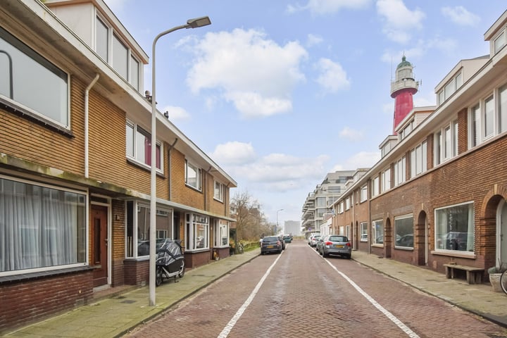 Vuurtorenweg 14 in 's-Gravenhage foto