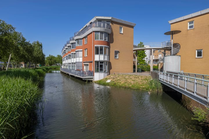 Vuurvlinderhof 20 in Schiedam foto