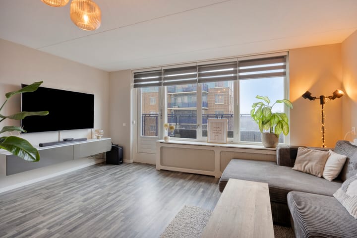 Vuurvlinderhof 53 in Schiedam foto