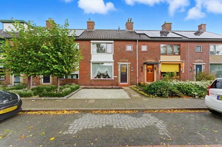 W.B. van der Veldenstraat 11 in Alblasserdam foto