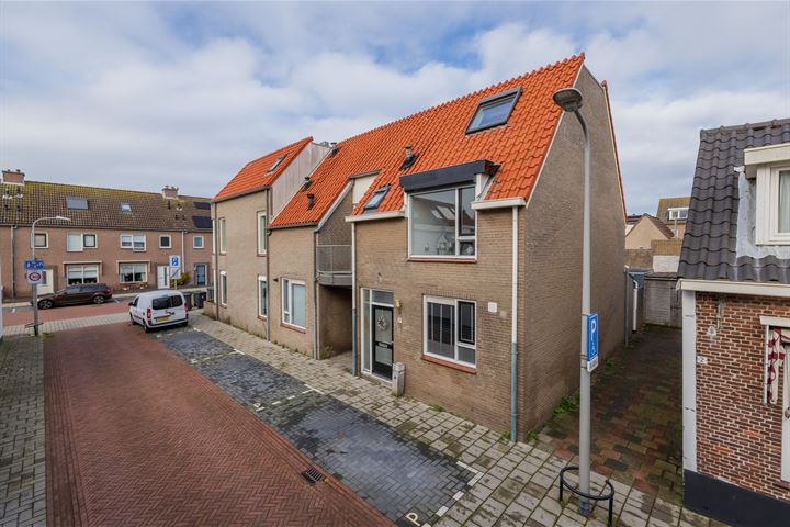 W. Taatstraat 2A in Katwijk foto