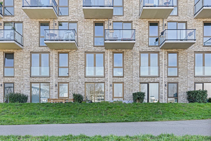 Waalbandijk 227 in Nijmegen foto