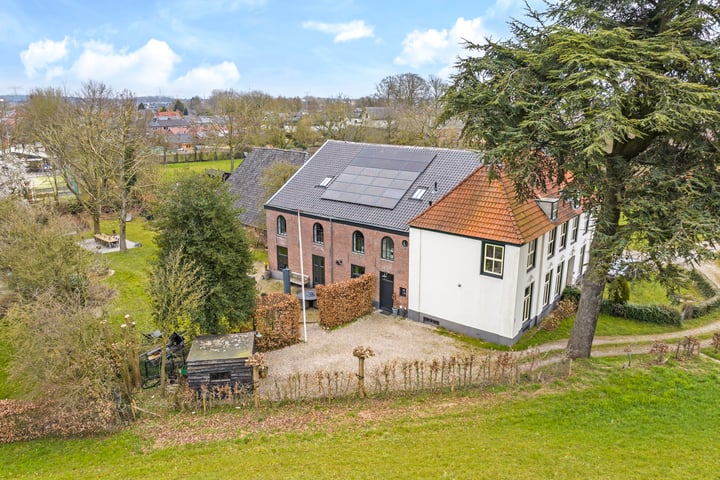 Waalbandijk 72a in Dodewaard foto