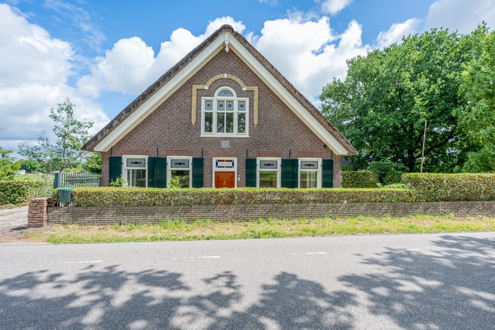 Waalseweg 84 in Tull en 't Waal foto