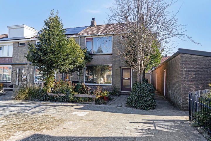 Waardmeerhof 12 in Edam foto