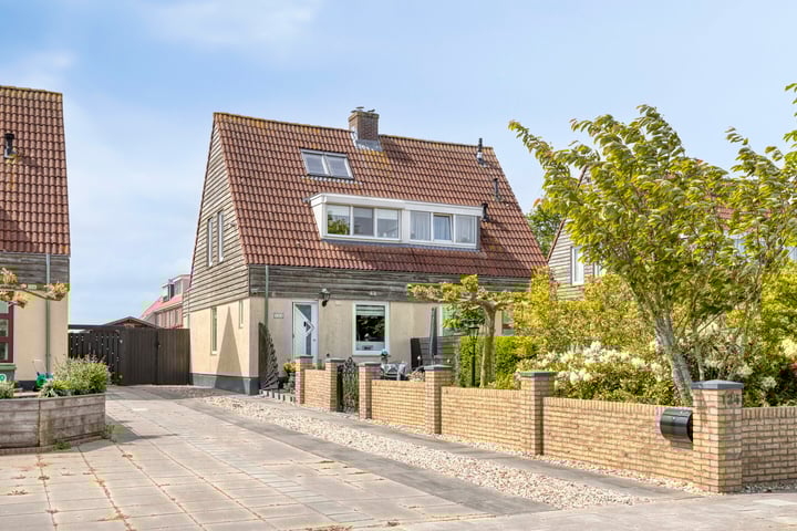 Wagengouw 124 in Broek in Waterland foto