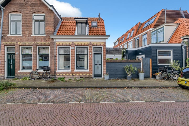 Waldeck Pyrmontstraat 42 in Haarlem