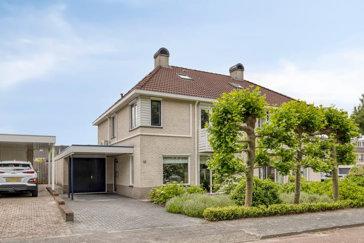 Waldhoornlaan 13 in Oldenzaal foto