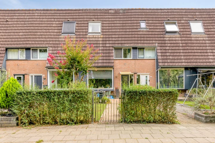 Walhoven 62 in Zevenbergen foto
