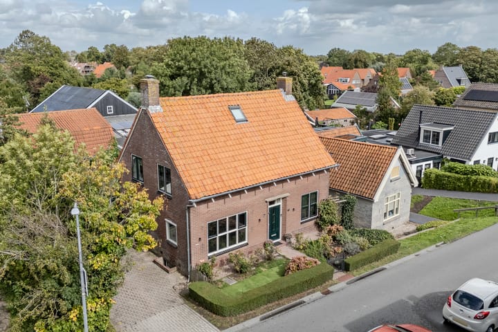 Walingsdijk 1 in Ursem