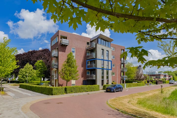 Warande 53 in Alphen aan den Rijn foto