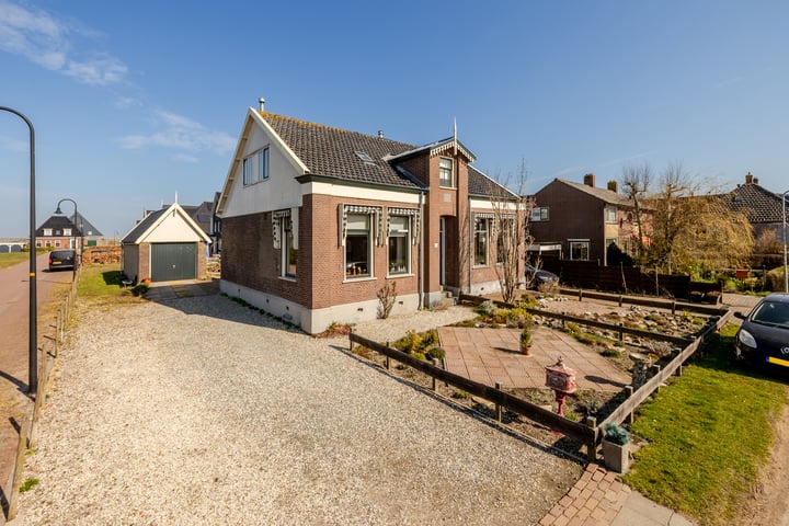 Warder 83 in Warder foto