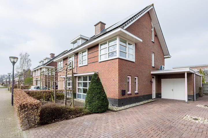 Watersingel 49 in Leek foto