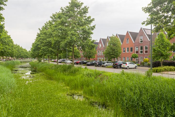 Watersingel 54 in Leek foto