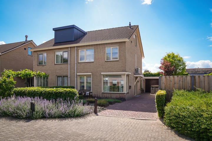 Watersnipstraat 19 in Beneden-Leeuwen foto