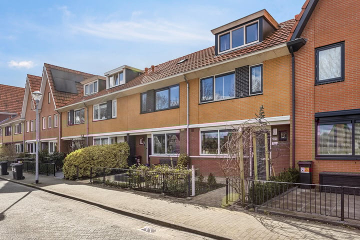 Wayesteinsingel 135 in Nieuw-Vennep