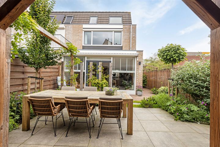 Weegbreelaan 32 in Zoeterwoude foto